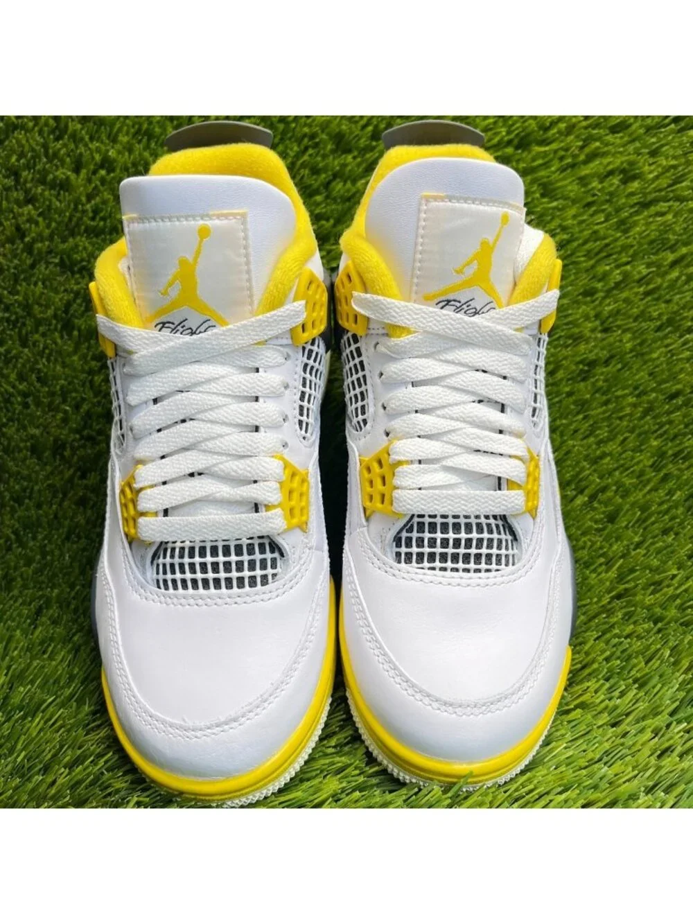 Nike Air Jordan 4 Retro Vivid Sulfur Womens Size 5 White Athletic Shoes Sneakers